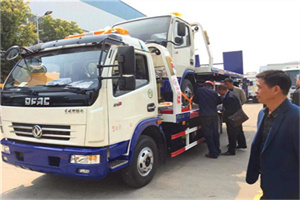 双鸭山汽车道路救援拖车价格